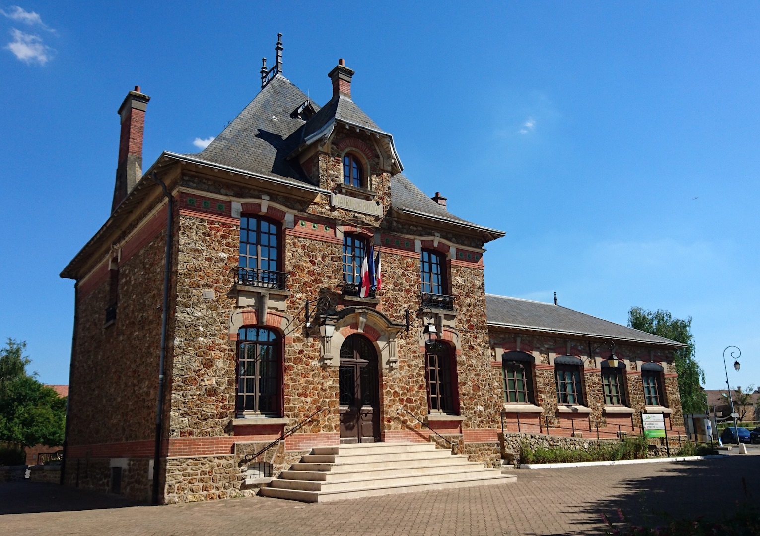 facade mairie.jpg